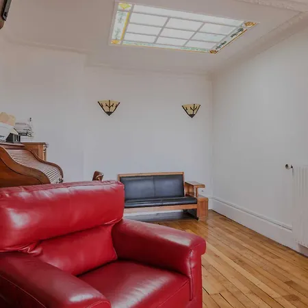 Quiet 1bd 2p 3rd Floor Apartment
