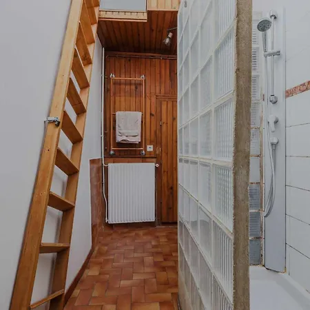 Quiet 1bd 2p 3rd Floor